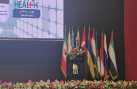 رئيس هيئة الغذاء والدواء الإيرانية يبرز السيولة كعائق رئيسي في معرض الصحة الإيراني 2025